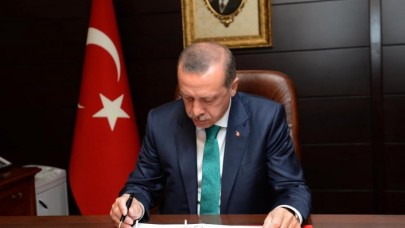 Cumhurbaşkanı Erdoğan'dan bakanlıklarda gece yarısı flaş atamalar