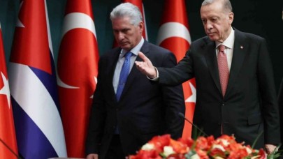 Cumhurbaşkanı Erdoğan öyle bir şey verdi ki Küba Devlet Başkanı dondu kaldı