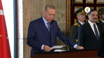 Devlet erkanı Atatürk'ün huzurunda: Cumhurbaşkanı Erdoğan bakın özel deftere ne yazdı!