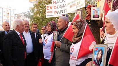 Evlat nöbetindeki aileleri ziyaret eden Perinçek:HDP kapatılacak!