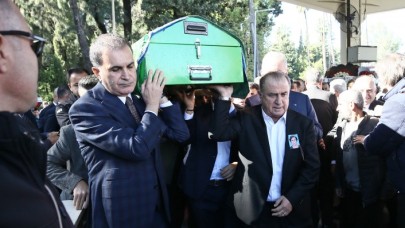 Fatih Terim'i acı gününde yalnız bırakmadılar: Annesi son yolculuğuna uğurlandı