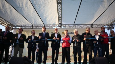 İçişleri Bakanı Soylu,  İdlib'deki evlerin teslim törenine katıldı: Sizi yalnız bırakmayacağız