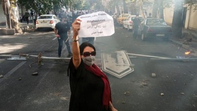 İran'da protestolarda kan dökülüyor: Ölüler ve yaralılar var