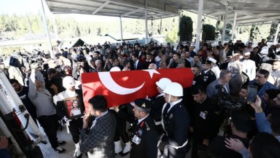 Terör şehidi baba kızın cenazeleri Adana'da defnedildi