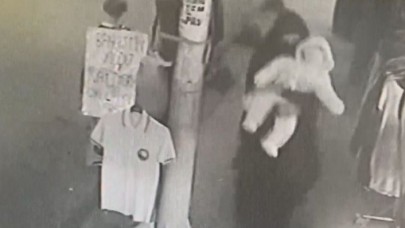 İstanbul'da kucağında bebeği ile yürüyen kadını başından vurarak öldürdüler