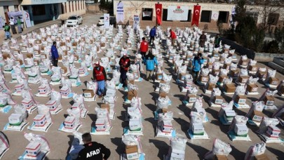 'İyilik Trenleri' ihtiyaç sahibi 700 binden fazla Afgan'a yardım eli uzattı