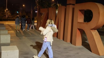 İzmir'de 4, 9 büyüklüğünde deprem