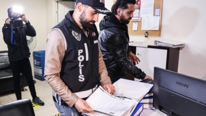 Kopya,  rüşvet,  belgede sahtecilik! Ne ararsan var: 25 ilde büyük operasyon