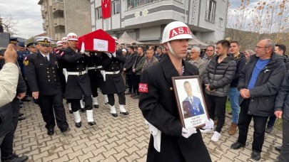 Manisa'da traktöre çarpan otomobildeki Astsubay Buğra Kök öldü