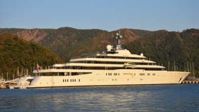 Marinalara sığmadı: Abramoviç'in dev yatı Marmaris'te
