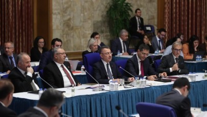 Oktay: 2023'te savunma projelerinde çok önemli gelişmeleri yüce milletimizle paylaşacağız