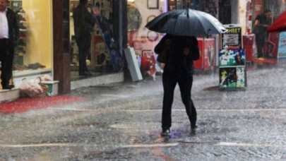 Sel olabilir,  su basabilir! Meteoroloji'den önemli uyarı: Bu illerde kuvvetli yağmur ve fırtına var
