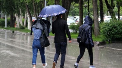 Şemsiyeleri hazırlayın! Meteoroloji uzmanı açıkladı: Yarından itibaren yağmur başlayacak