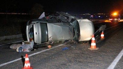 Sivas'tan Muğla'ya gidiyorlardı. Denizli'deki kazada Dilek Özkan,  Şükrü Özkan,  Meryem Özkan öldü,  Rasim Özkan ve Gülsima Özkan yaralı