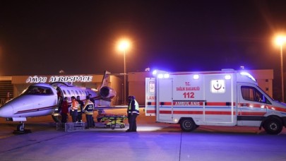 Suudi Arabistan'da rahatsızlanan 2 Türk vatandaşı ambulans uçakla İstanbul'a getirildi