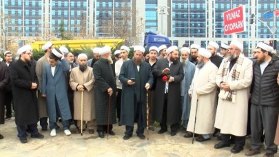 6 yaşındaki çocuğa istismar davası: Tarikatçılar adliye önünde toplandı. Yusuf Ziya Gümüşel ve Kadir İstekli hakkında mahkemeden flaş karar