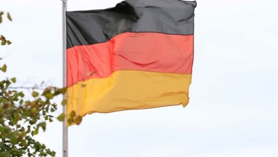 Almanya'da darbe şüphelisi memurlar ihraç edilecek mi? Darbe konusunda Türkiye'yi anlamak!