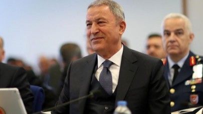 Bakan Akar'dan sert sözler! Terör örgütüne nefes aldırmak isteyenlerin iftiraları bir hezeyandır...