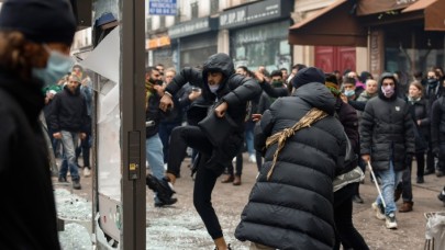 'Bu Fransa'daki PKK. Hala sessiz kalacak mısınız?'