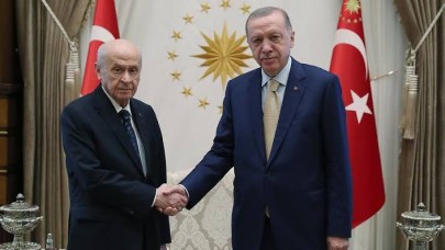 Canlı yayında çarpıcı kulis: Erdoğan ve Bahçeli seçim tarihini belirledi!
