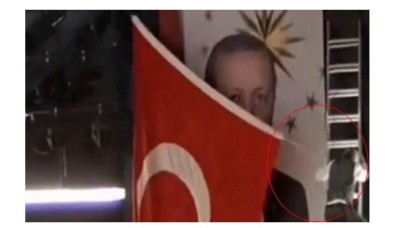 CHP'nin Cunhurbaşkanı hazımsızlığı: Portresinin üzerini Türk bayrağı ile kapattılar.