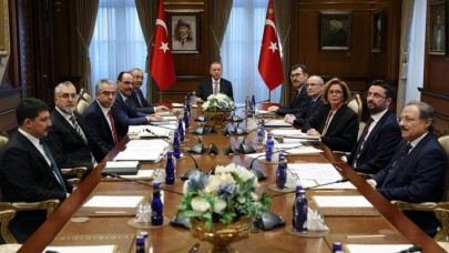 Cumhurbaşkanı Erdoğan,  Cumhurbaşkanlığı Politika Kurulu başkanvekilleriyle bir araya geldi