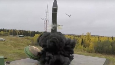 Dünya diken üstünde! Rusya o füze sisteminin düğmesine bastı: Özelliklerine şaşıracaksınız