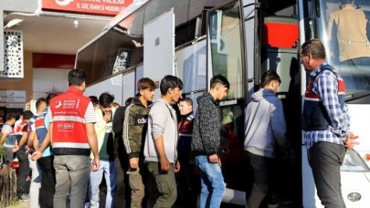 İşte Türkiye'nin göçmen verileri: Dalga dalga gelenlerin kaçı geri gönderildi? İnanılmaz rakamlar