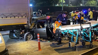 Kocaeli'de TIR'a çarpan otomobildeki Nisa Nur Sofu ve Hüseyin Tıknaz öldü