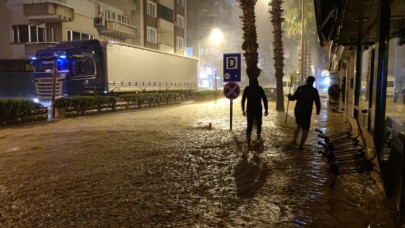 Meteoroloji 'Bugüne dikkat' dedi: Her yerde yağmur var,  5 ilde sel tehlikesi
