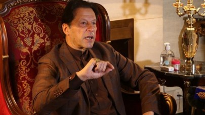 Pakistan'da İmran Han,  görevden düşürülmesinden eski ordu komutanını sorumlu tuttu