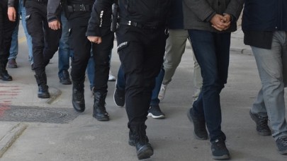 Şafak vakti TSK'da büyük operasyon: Aralarında görev başındaki askerler de var