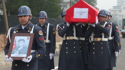 Siirt'te 56 yıl önce şehit olan askerin kabri ailesinin talebi üzerine Bolu'ya nakledildi
