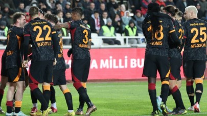 Tartışmalı kararlar ve 3 gol: Galatasaray Sivas'tan lider döndü