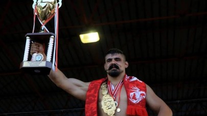 Başpehlivan Cengizhan Şimşek'e ceza verildi! Ödül ve dereceleri iptal edildi