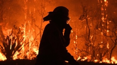 Avustralya'da Söndürülemeyen Yangınlar Yerleşim Yerlerini Tehdit Ediyor