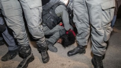 İsrail polisinden Filistinli gence 'George Floyd' olayını hatırlatan gözaltı