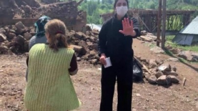 CNN Türk muhabiri Fulya Öztürk Bingöl'deki depreme canlı yayında yakalandı!