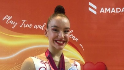 Milli sporcu Ayşe Begüm Onbaşı dünya şampiyonu oldu