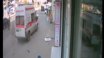 Şırnak'ta Suriyeli bir kişi ambulansı kaçırıp vatandaşların üzerine sürdü!