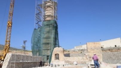 612 yıllık minare yeni yerinde yükseliyor