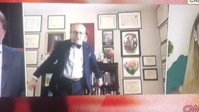 ABD'deki Prof. Mehmet Çilingiroğlu,  korona konuşurken bakın ne yaptı!