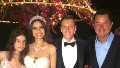Mesut Özil'in düğününe Acun Ilıcalı'nın dansı damga vurdu