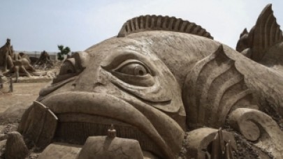 Kum heykeller "deniz efsaneleri" ile sezonu açtı