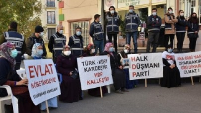 Diyarbakır annelerine iki aile daha katıldı