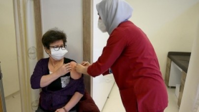 55 yaş ve üzeri vatandaşlar için aşılama başladı