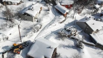 Domaniç Eteklerinde 3 Metreye Ulaşan Kar Yaşamı Olumsuz Etkiliyor