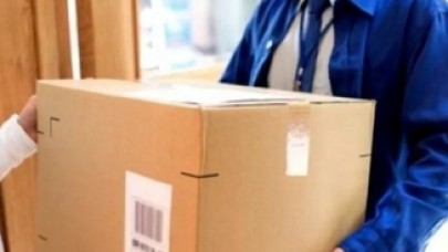 Pes dedirten görüntü: Sokağa çıkma yasağından muaf tutulan kargo aracıyla misafirliğe gittiler!