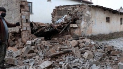 Kayseri'deki 4.9'luk deprem anı görüntüleri ortaya çıktı