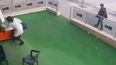 Ankara'da hamile kediye şiddet: Uyurken saldırdı,  çanta fırlattı